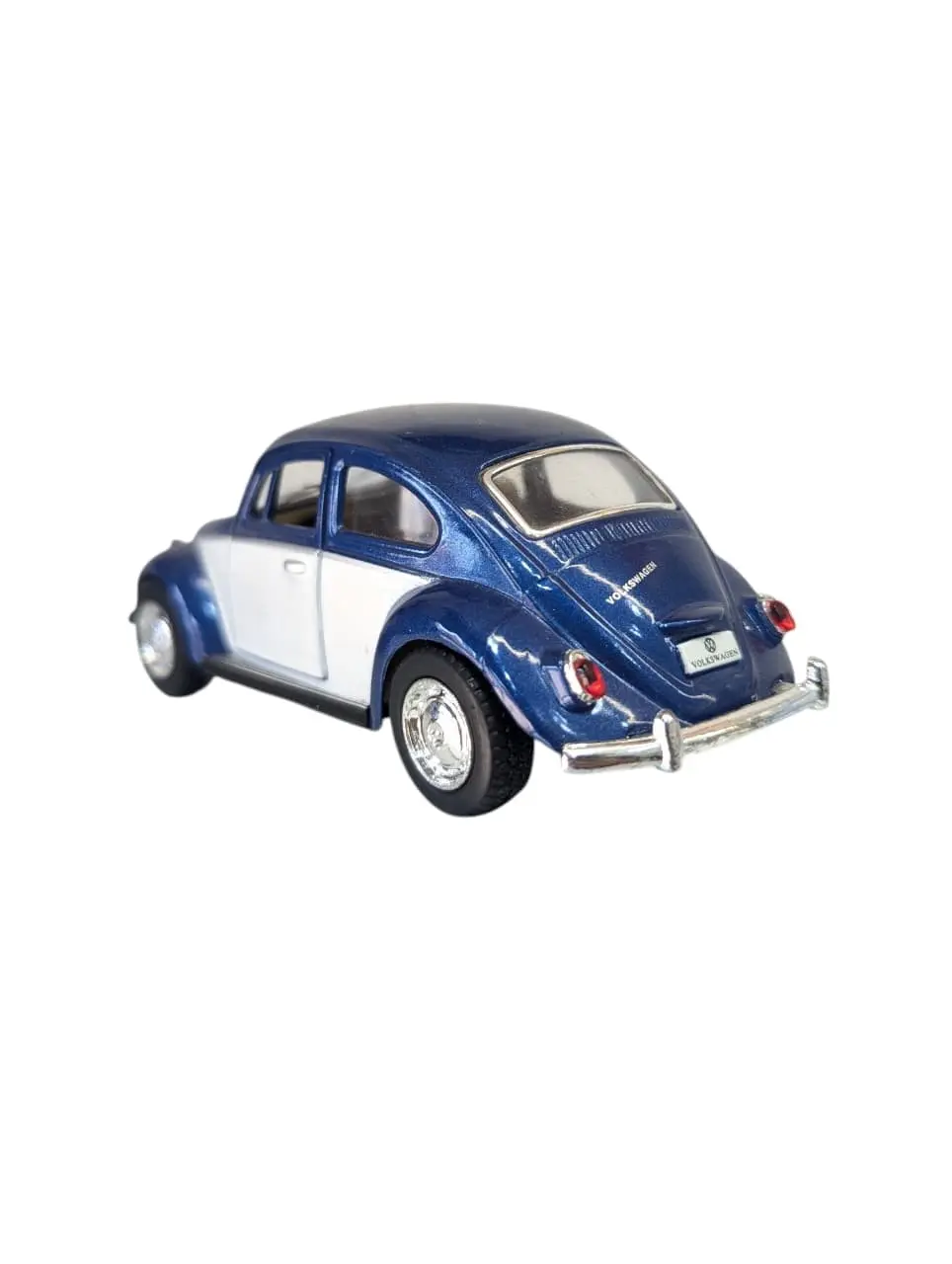 1:32 scale diecast collectible model of a 1967 Volkswagen Classical Beetle - Image 3