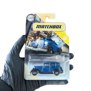 Matchbox 1933 Plymouth Sedan(card damaged)