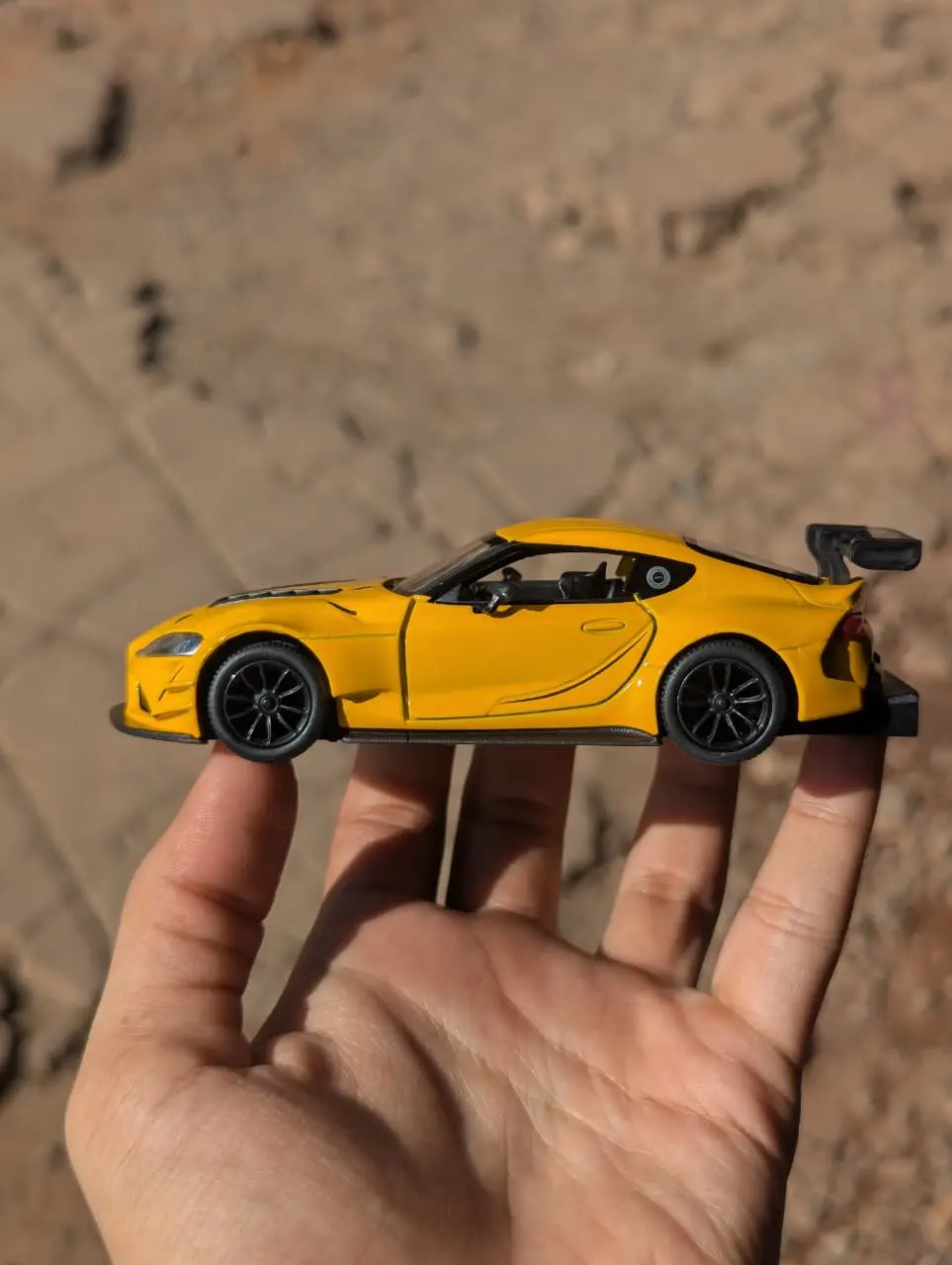 Toyota GR Supra Racing Concept die-cast - Kinsmart - 1:36 scale (Yellow) - Image 2