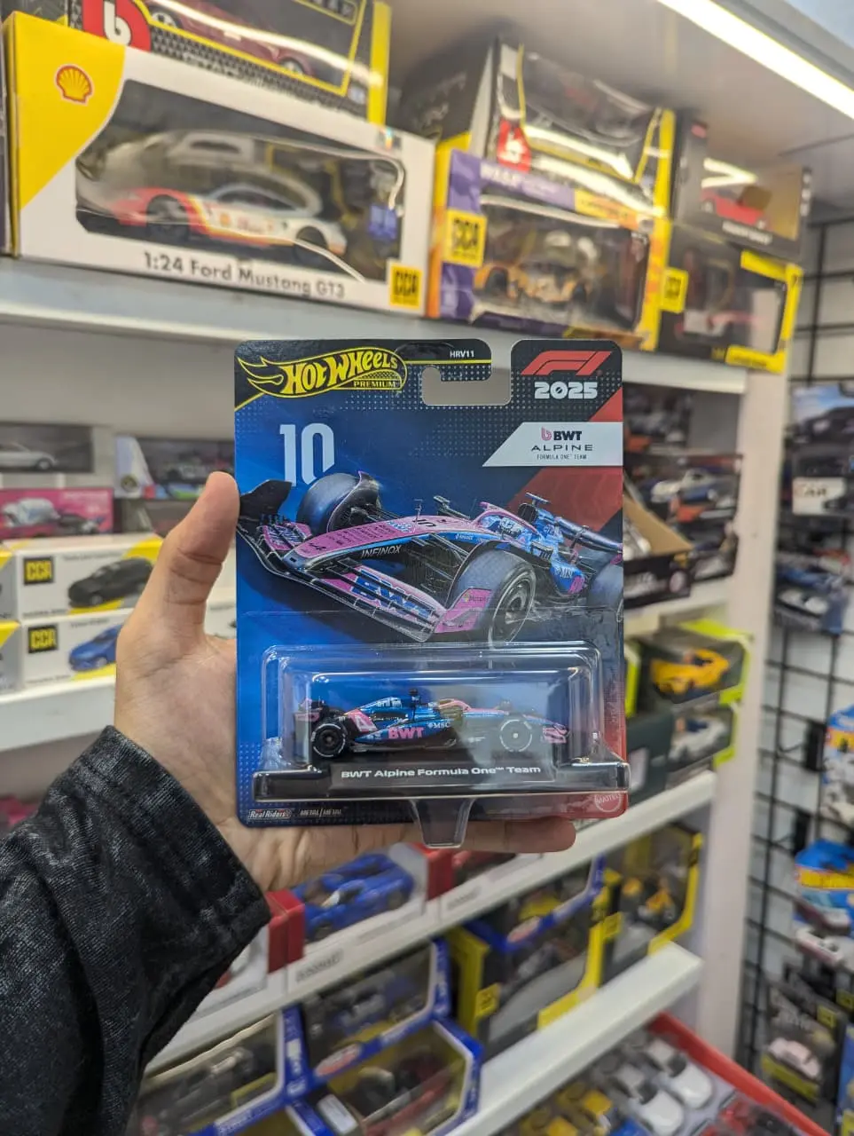 Hotwheels premium BWT alpine Formula one team 1/64 2025