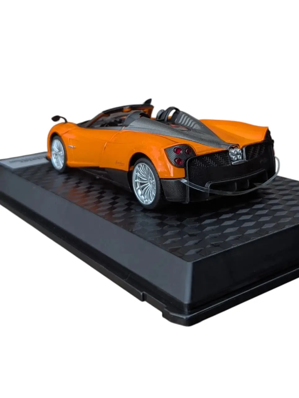 Pagani Huayra 1:24 scale CCA orange - Image 4