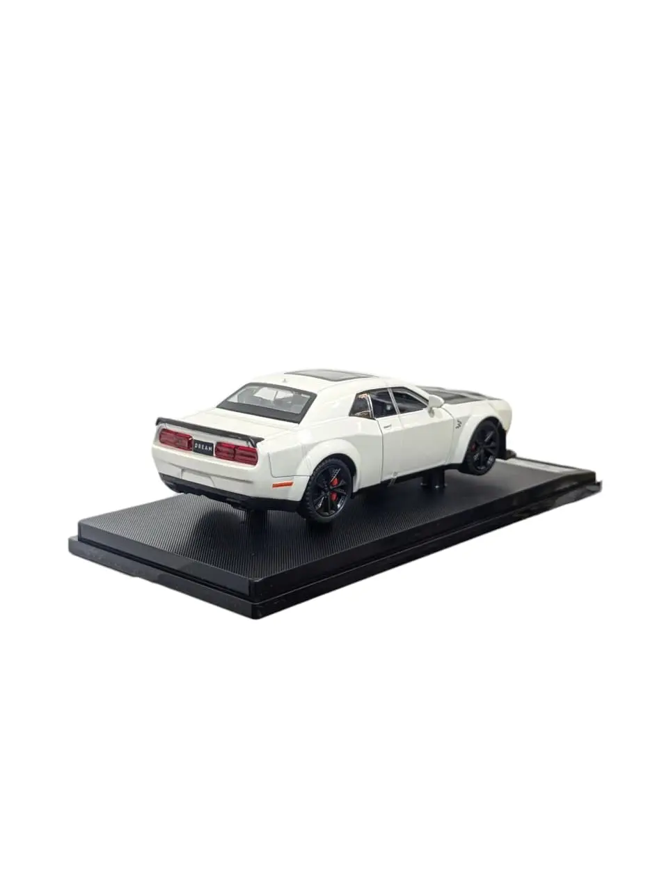 Dodge Challenger SRT Hellcat - 1:32 scale White with acrylic case - Image 3